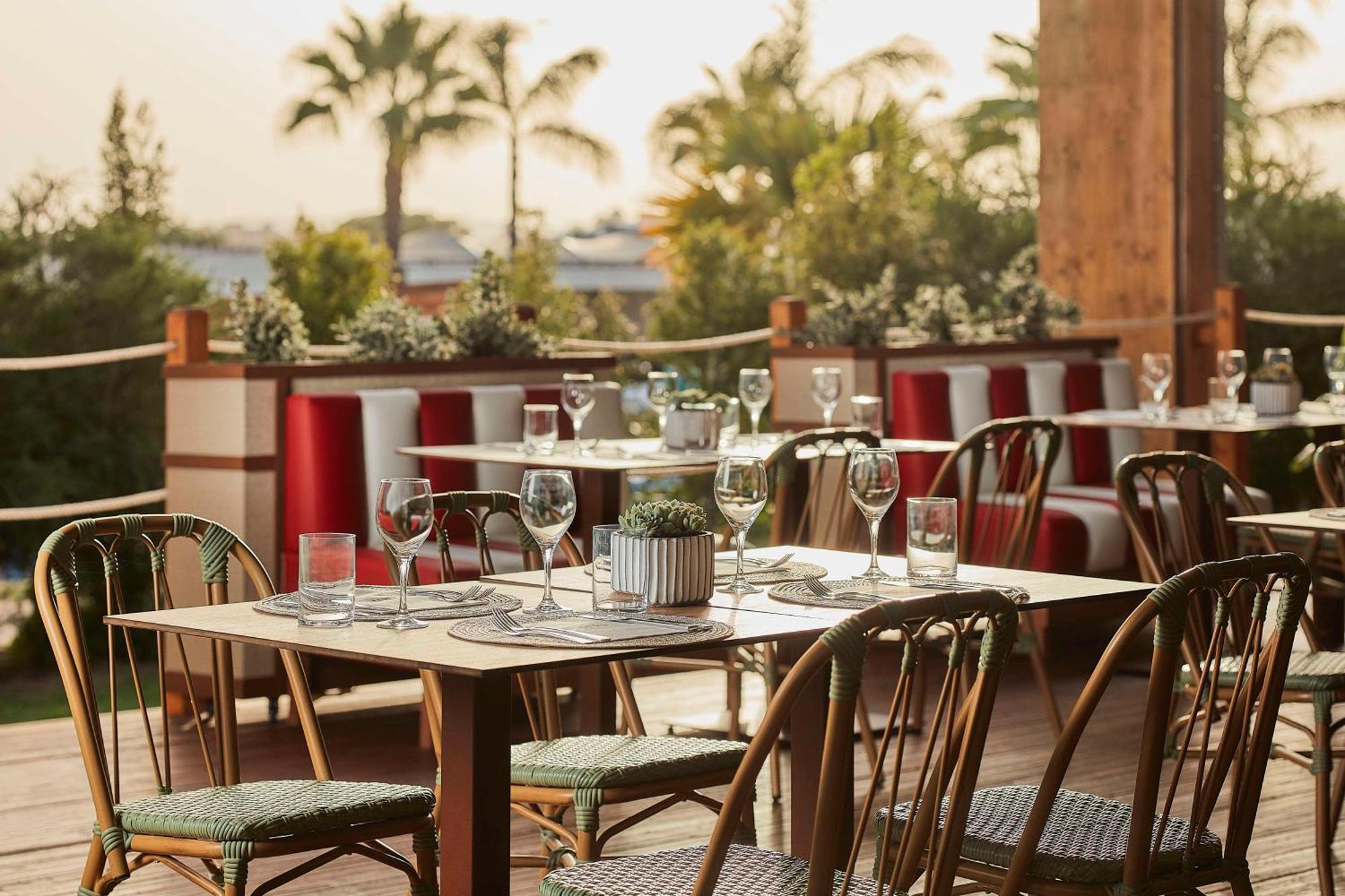 ぺスターナ ブルー アルヴォル オール インクルーシブ ビーチ&ゴルフ リゾート エクステリア 写真 The Terrace