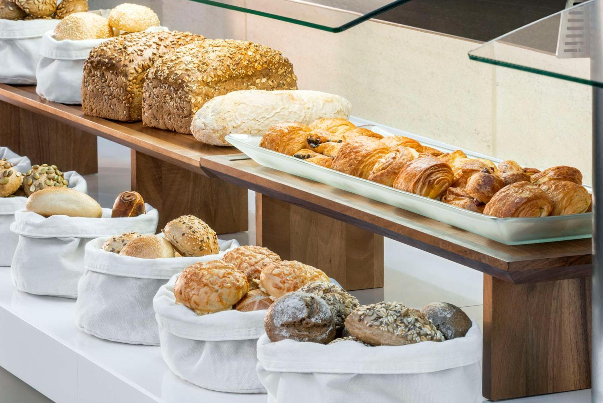 ぺスターナ ブルー アルヴォル オール インクルーシブ ビーチ&ゴルフ リゾート エクステリア 写真 Breads and pastries