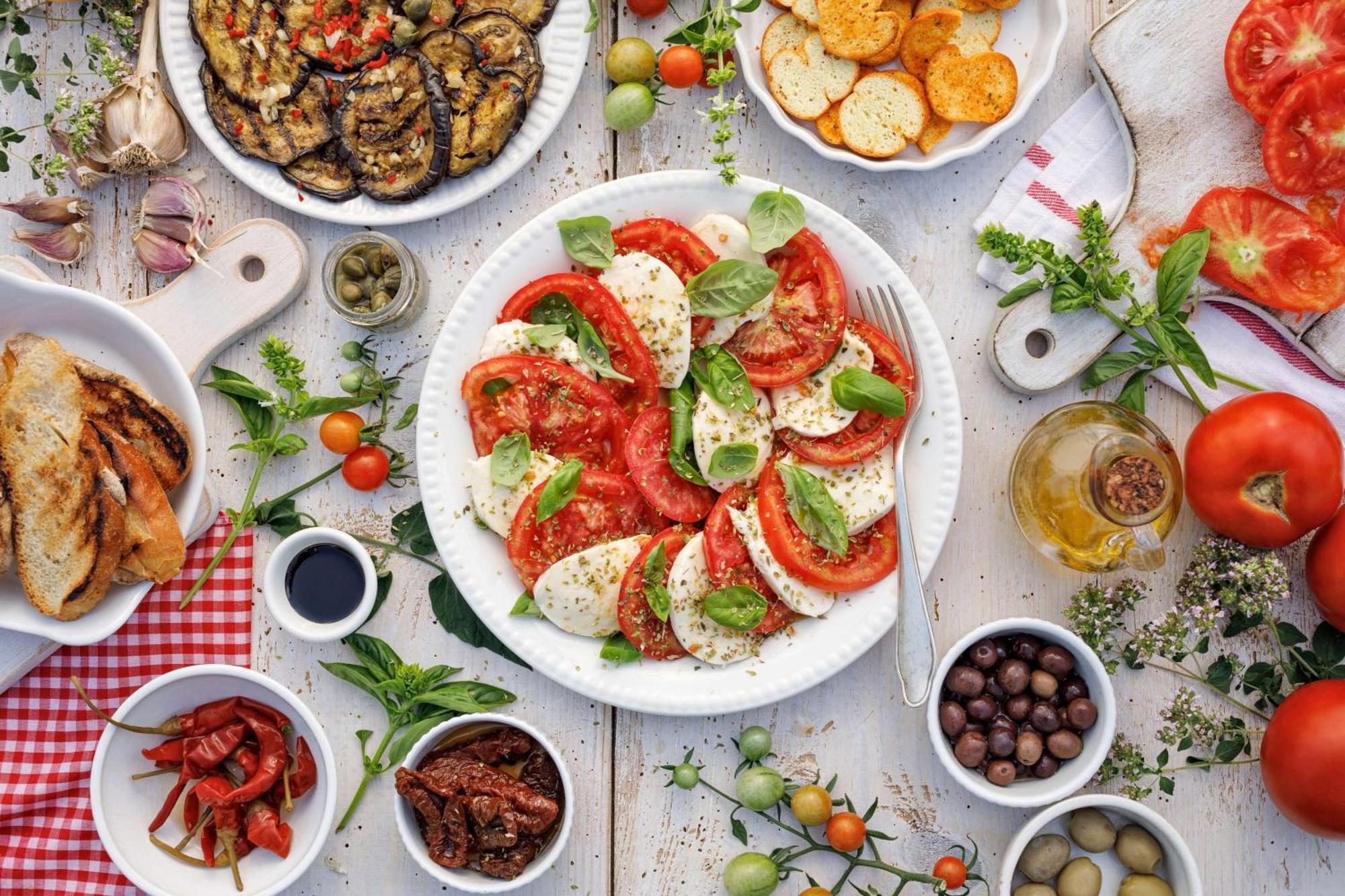 ぺスターナ ブルー アルヴォル オール インクルーシブ ビーチ&ゴルフ リゾート エクステリア 写真 A selection of Italian cuisine