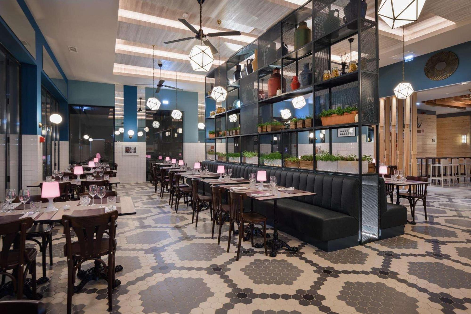 ぺスターナ ブルー アルヴォル オール インクルーシブ ビーチ&ゴルフ リゾート エクステリア 写真 Interior of the restaurant
